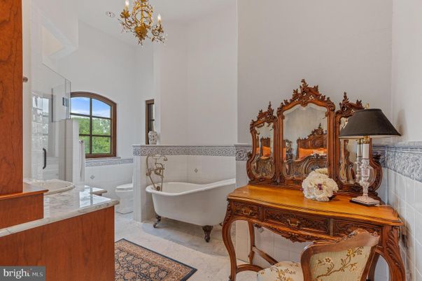 Bathroom, Chandelier, Free Standing Baths, Interior
