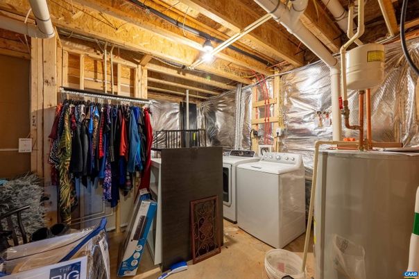 Interior, Washer, Wooden Beams