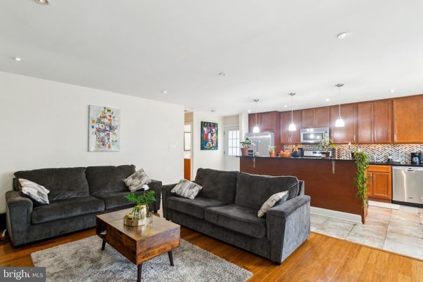 Interior, Kitchen, Living room, Pendant Lights, Recessed Lighting, Stainless Steel Appliances, Wood Texture Flooring