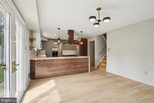 Interior, Kitchen, Pendant Lights, Recessed Lighting, Wood Texture Flooring