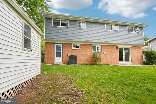Exterior, Facade, Brick Facade, Split Level