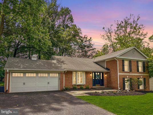 Attached, Exterior, Facade, Brick Facade, Ranch