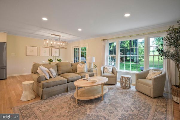 Dining room, Interior, Living room, Pendant Lights, Recessed Lighting, Wood Texture Flooring
