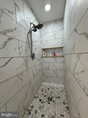 Bathroom, Interior, Marble Walls, Recessed Lighting