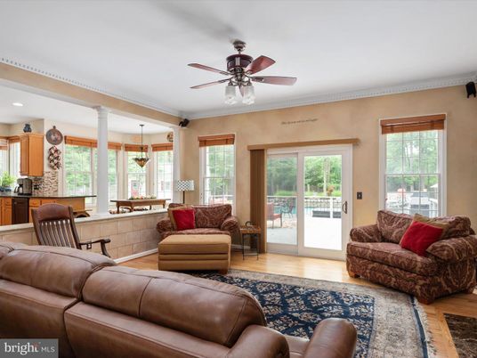 Interior, Living room, Pendant Lights, Recessed Lighting, Wood Texture Flooring