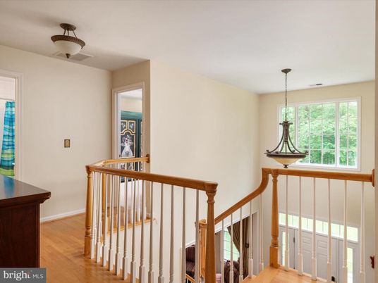 Interior, Pendant Lights, Wood Texture Flooring