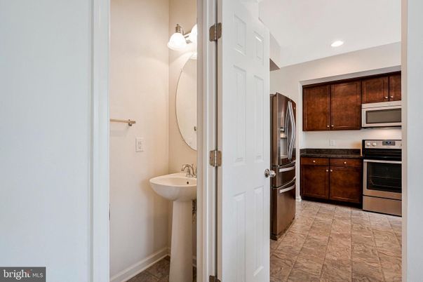 Bathroom, Interior, Kitchen, Recessed Lighting, Stainless Steel Appliances
