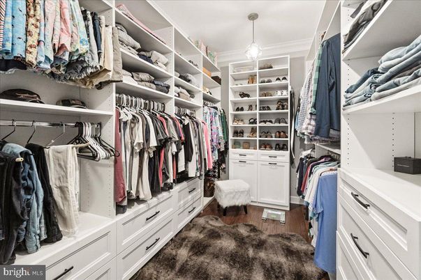 Interior, Pendant Lights, Walk-in Closets