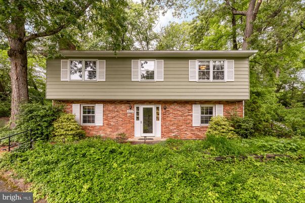 Exterior, Facade, Brick Facade, Raised Ranch