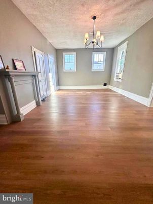Chandelier, Empty room, Interior, Wood Texture Flooring