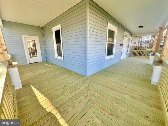 Exterior, Wood Texture Flooring