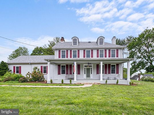 Backyard, Exterior, Facade, Georgian