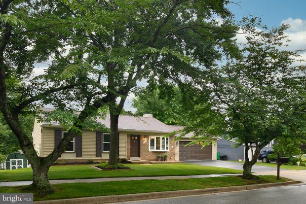 Attached, Exterior, Facade, Brick Facade, Cape Cod