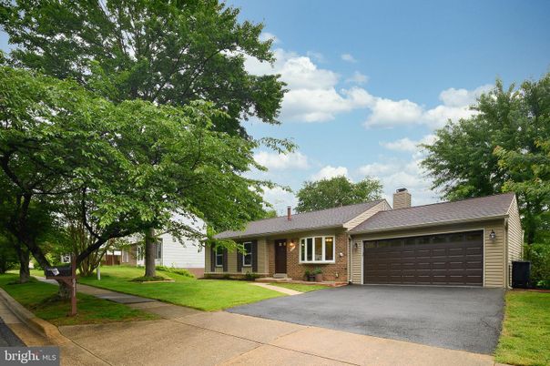 Attached, Exterior, Facade, Brick Facade, Ranch