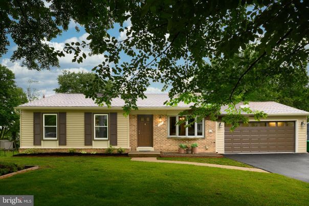 Attached, Exterior, Facade, Brick Facade, Ranch