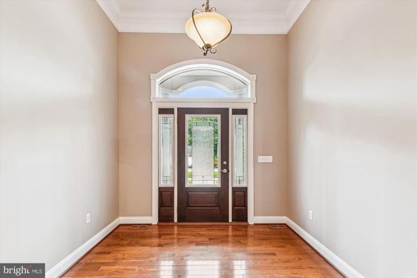 Interior, Pendant Lights, Wood Texture Flooring