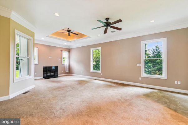 Empty room, Interior, Recessed Lighting