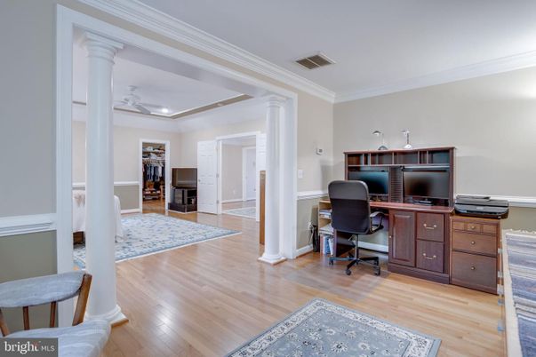 Home Office, Interior, Recessed Lighting, Wood Texture Flooring