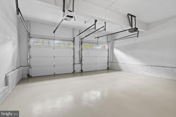 Garage, Interior