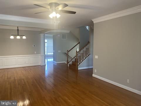 Empty room, Interior, Pendant Lights, Wood Texture Flooring