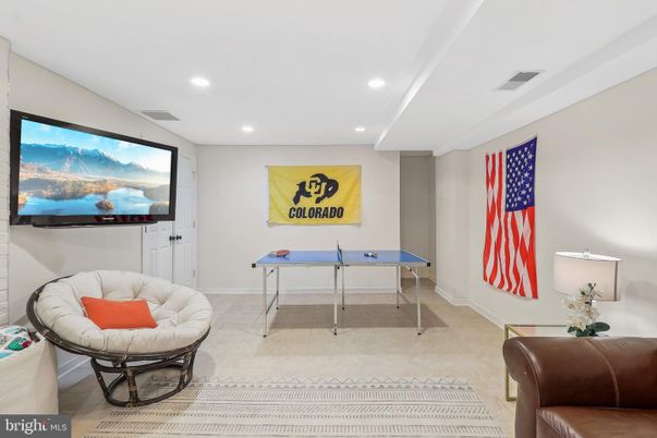 Game Room, Interior, Recessed Lighting