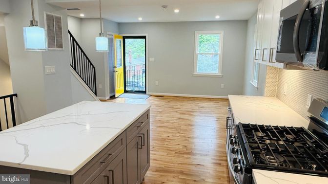 Interior, Kitchen, Pendant Lights, Recessed Lighting, Wood Texture Flooring