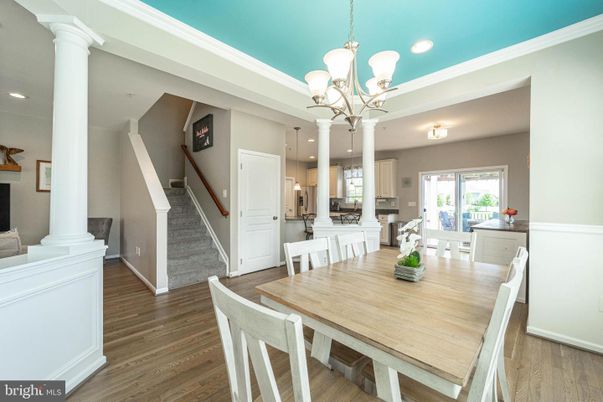 Chandelier, Dining room, Interior, Kitchen, Pendant Lights, Recessed Lighting, Wood Texture Flooring