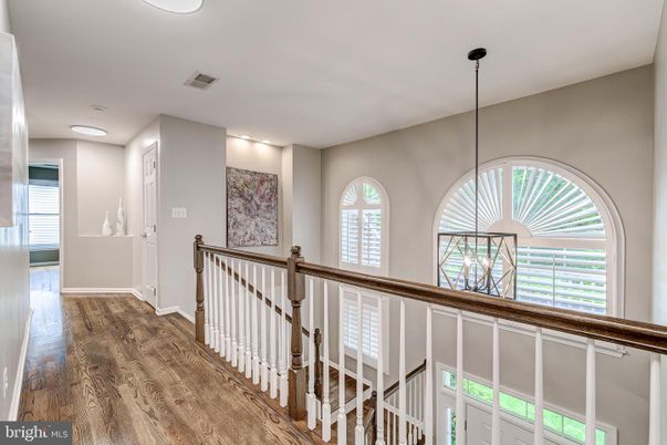 Interior, Pendant Lights, Wood Texture Flooring