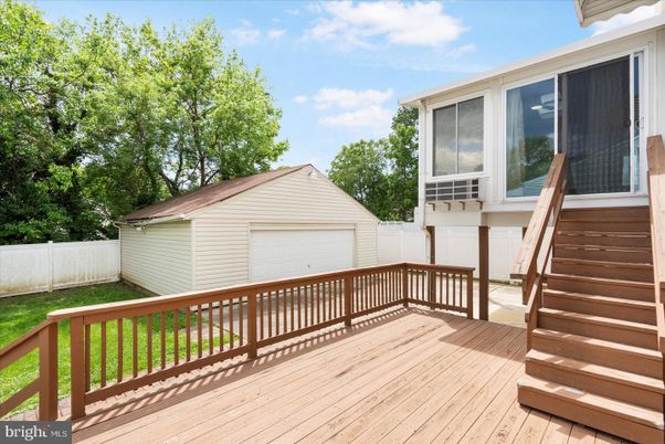 Detached Garage, Exterior