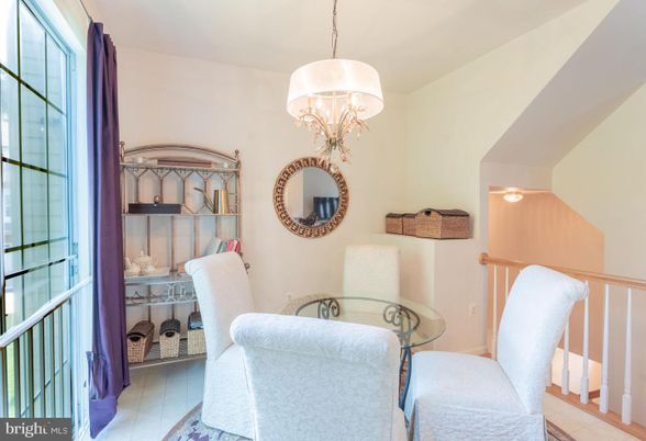 Chandelier, Dining room, Interior