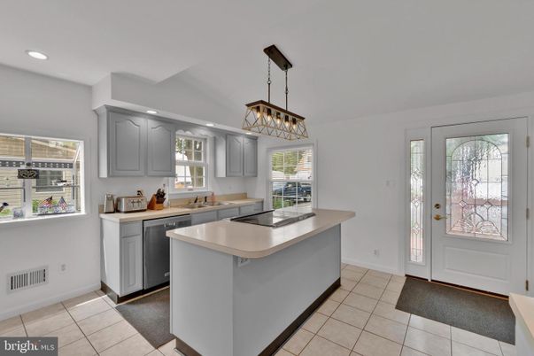 Interior, Kitchen, Pendant Lights, Recessed Lighting