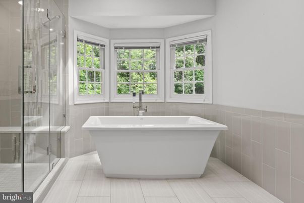 Bathroom, Free Standing Baths, Glass Shower, Interior