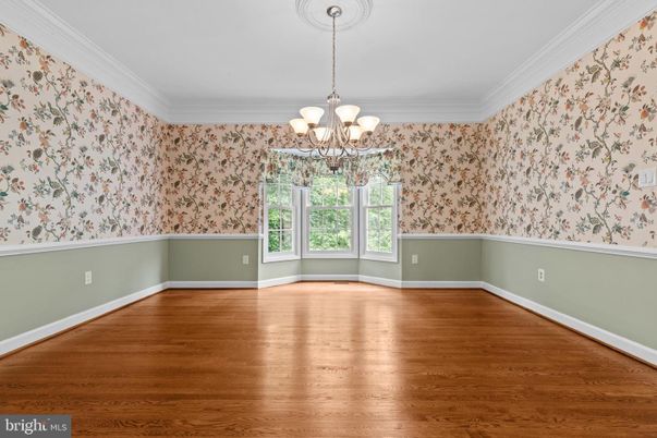 Chandelier, Empty room, Interior, Wood Texture Flooring