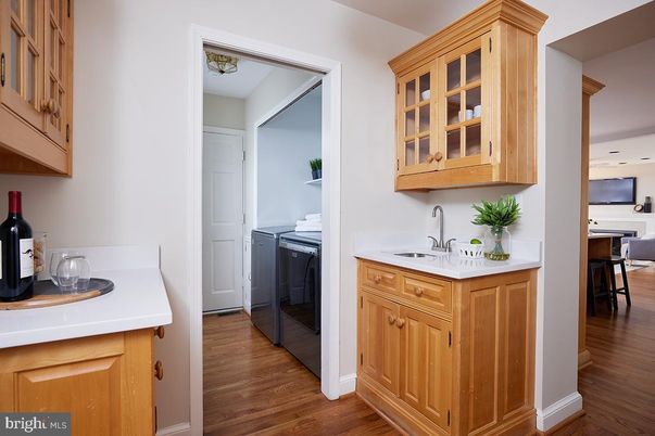 Interior, Kitchen, Washer, Wood Texture Flooring