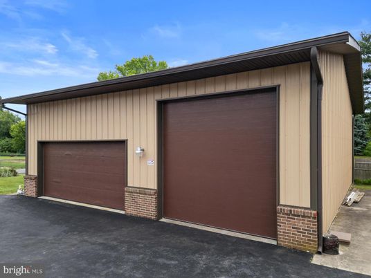 Detached Garage, Exterior