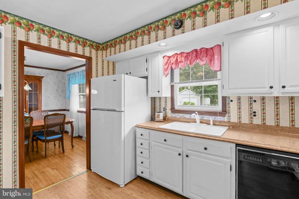 Dining room, Interior, Kitchen, Recessed Lighting, Wood Texture Flooring