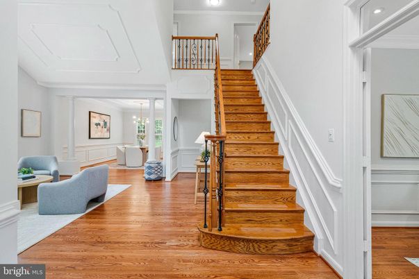 Interior, Pendant Lights, Wood Texture Flooring
