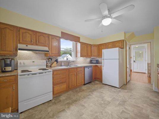 Interior, Kitchen