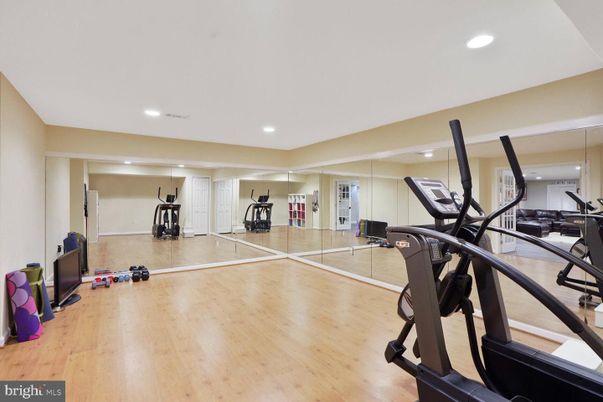 Fitness Equipment, Interior, Recessed Lighting, Wood Texture Flooring