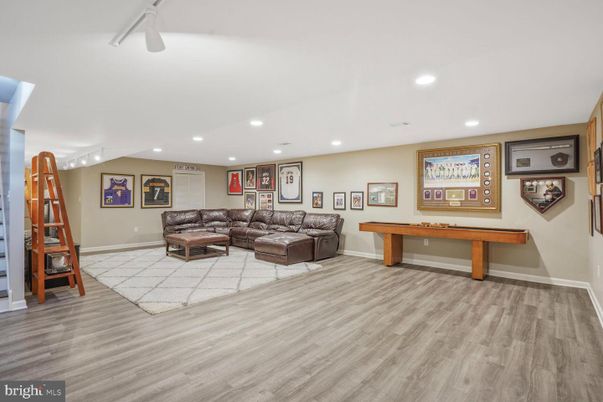 Game Room, Interior, Living room, Recessed Lighting, Wood Texture Flooring