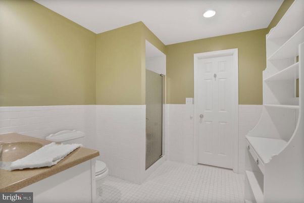 Bathroom, Interior, Recessed Lighting