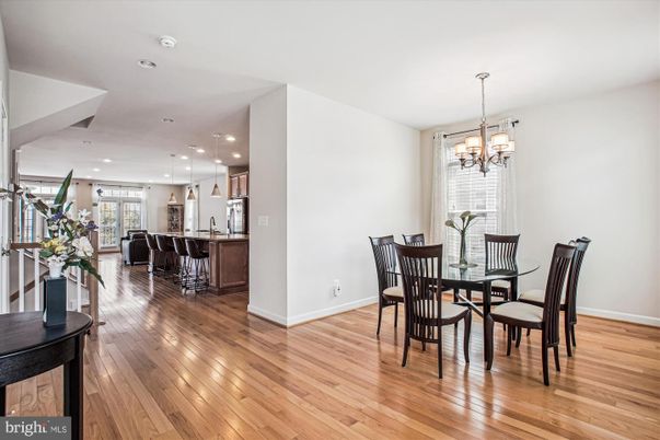 Chandelier, Dining room, Interior, Kitchen, Pendant Lights, Recessed Lighting, Wood Texture Flooring
