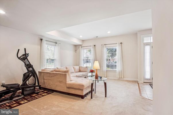 Fitness Equipment, Interior, Living room, Recessed Lighting