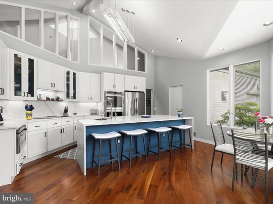 Dining room, Interior, Kitchen, Recessed Lighting, Stainless Steel Appliances, Wood Texture Flooring