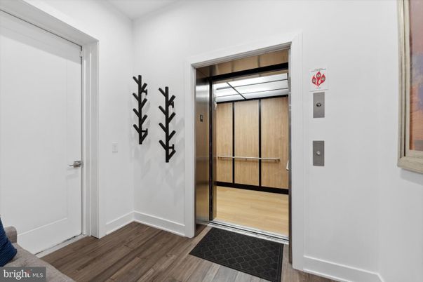 Elevator, Interior, Wood Texture Flooring