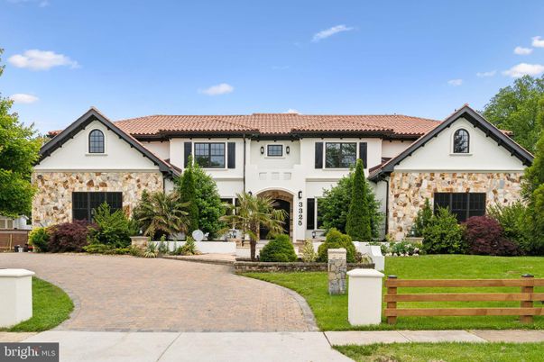Exterior, Facade, Spanish Mediterranean