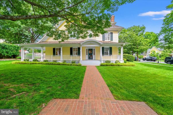 Backyard, Exterior, Facade, Georgian