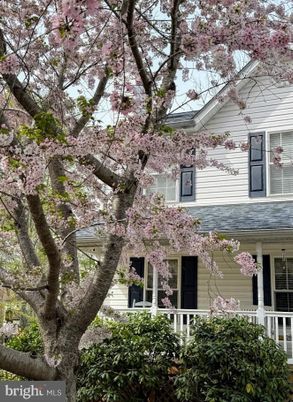Exterior, Facade, Queen Anne Victorian