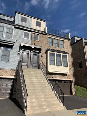 Attached, Exterior, Facade, Brick Facade, Rowhouse