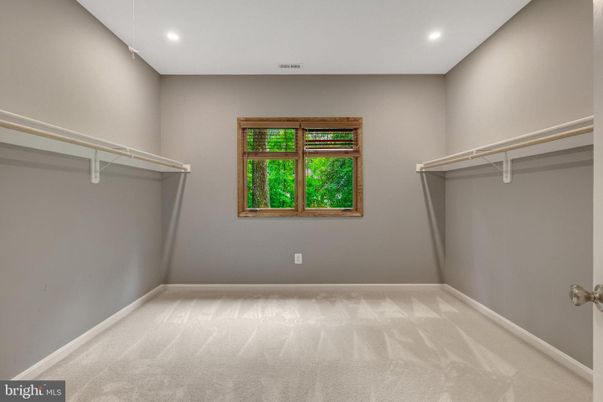 Empty room, Interior, Recessed Lighting, Walk-in Closets